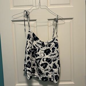 Adorable Old Navy Tie Strap Floral Top